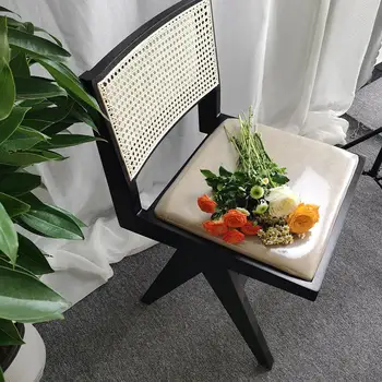 Винтажный стул бытовой из массива дерева Современный минималистичный средневековый обеденный стул в стиле Фанки Ретро Дизайнерская мебель для гостиной