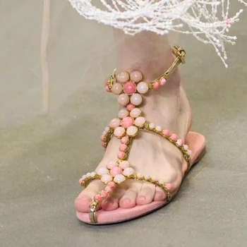 Сандалии на плоской подошве с Т-образным вырезом и цветочным узором в римском стиле, открытые ремешки на лодыжках, Пикантная женская летняя повседневная обувь для подиума