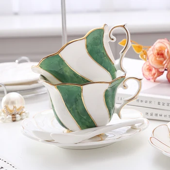 Скандинавская кофейная чашка для домашнего офиса, послеобеденный чай, маленькая роскошная простая ложка с блюдом, костюм в стиле ins, ослепительно зеленая чашка